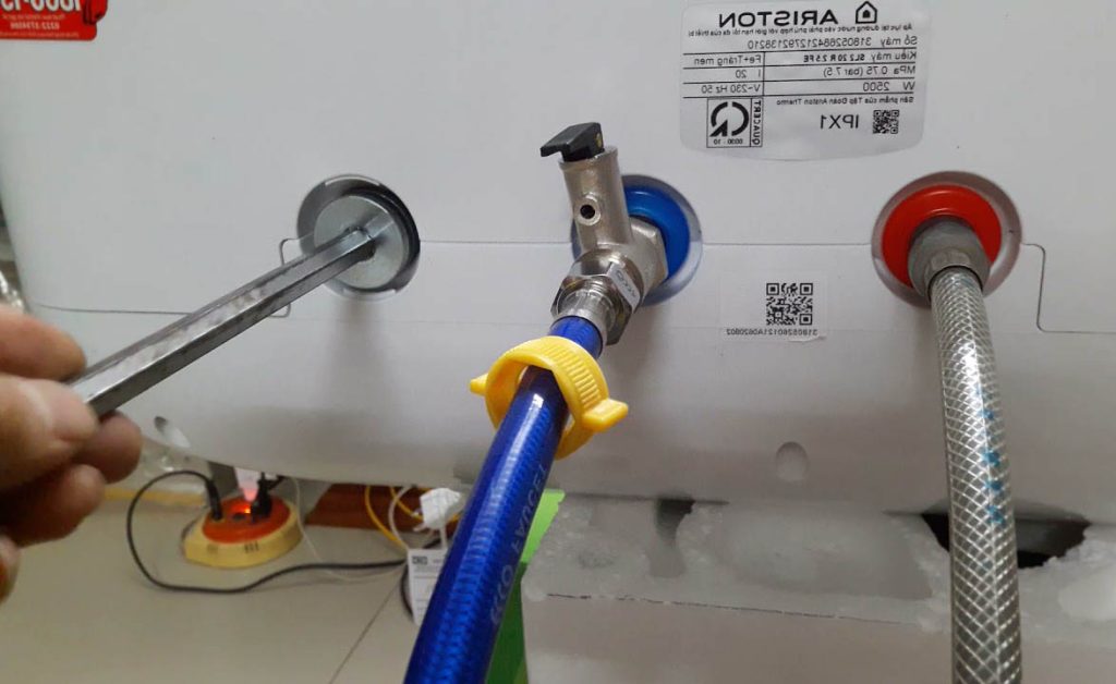 Thanh magie trong bình nóng lạnh có tác dụng gì? 4 thay thế thanh magie