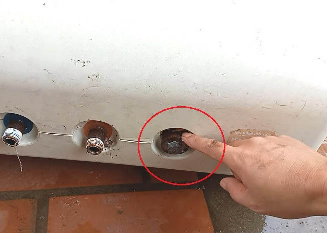 Thanh magie trong bình nóng lạnh có tác dụng gì? 3 vị trí thanh magie được lắp