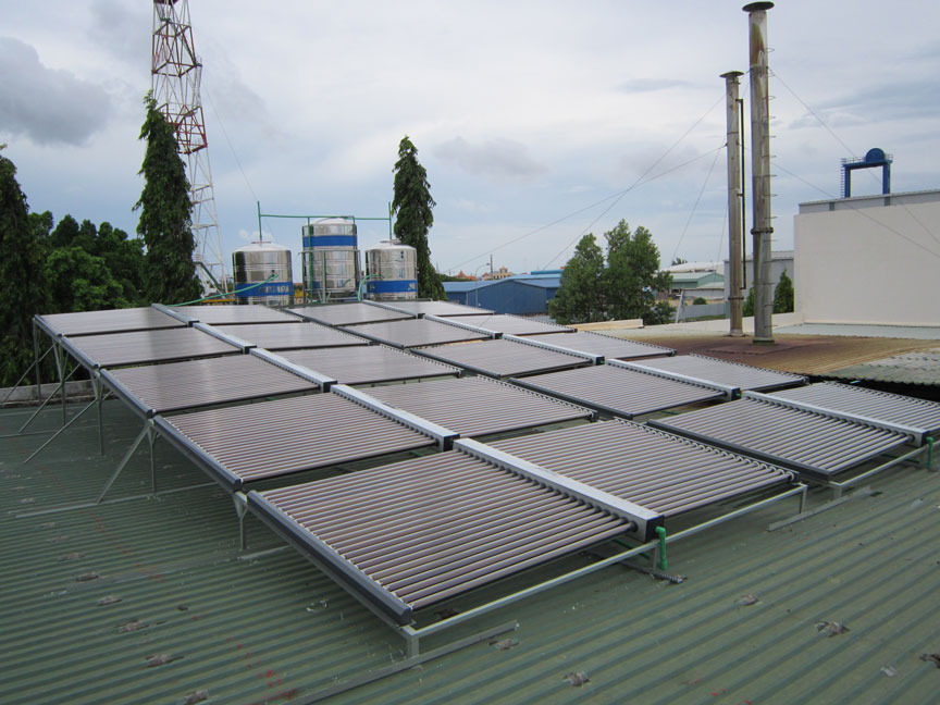 giá máy nước nóng năng lượng mặt trời​